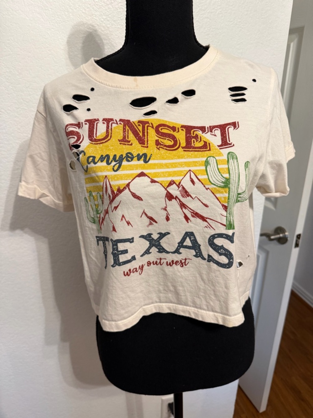 Messy Bun Just Chillin' Graphic Tee - Cream
